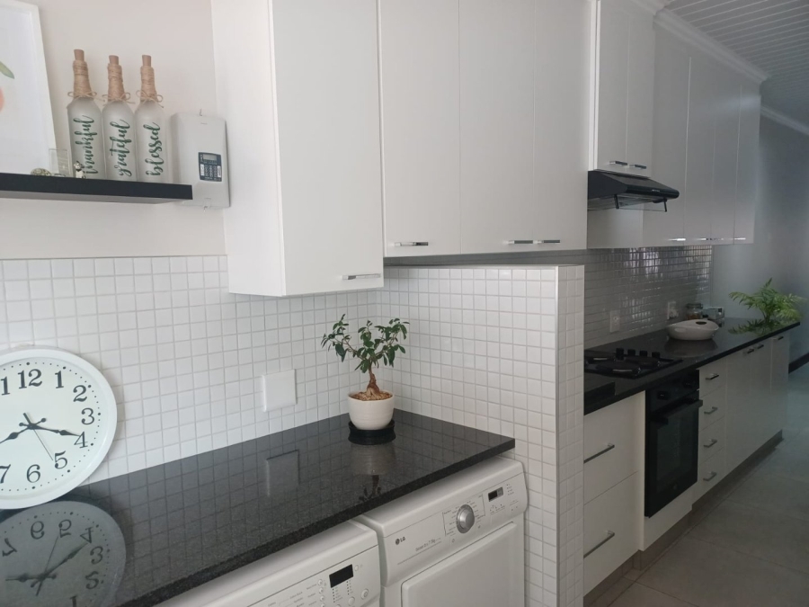 To Let 3 Bedroom Property for Rent in Naudeville Free State
